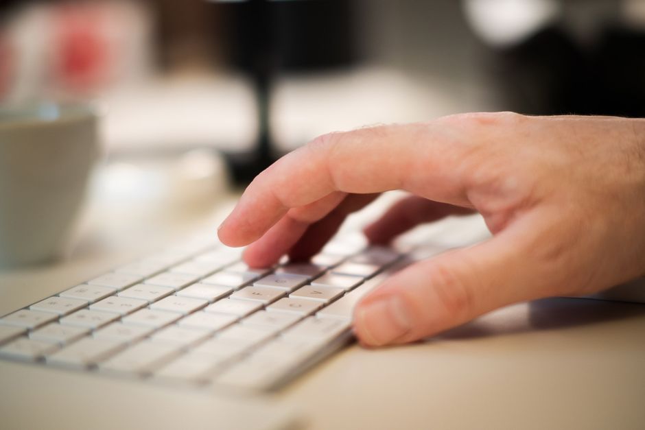 Como pedir melhor à IA: noções básicas de prompts